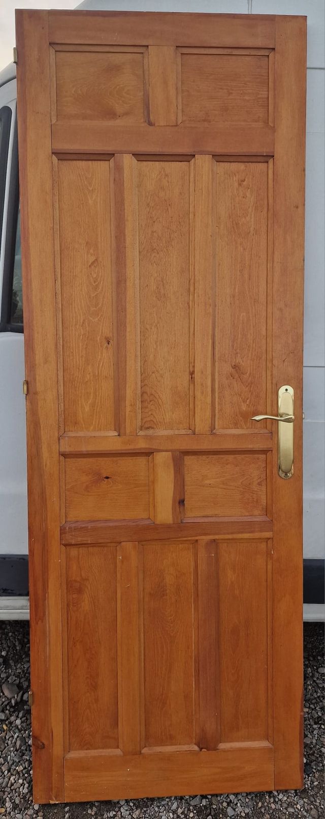 Puerta madera maciza