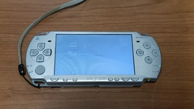 PSP 2004 Argento