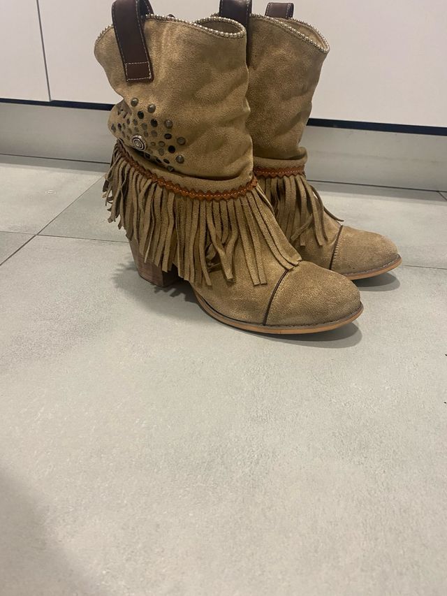 Botines flecos beige Talla 40