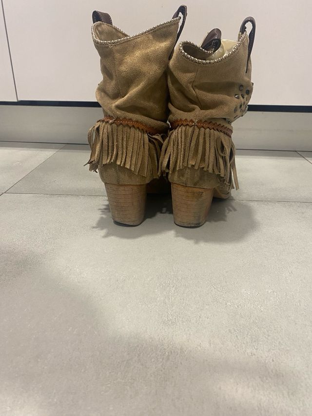 Botines flecos beige Talla 40