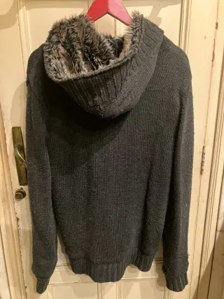 Sudadera Pull & Bear gris con capucha