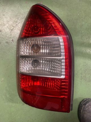 Faro trasero Opel Zafira