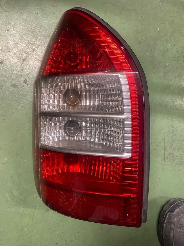 Faro trasero Opel Zafira