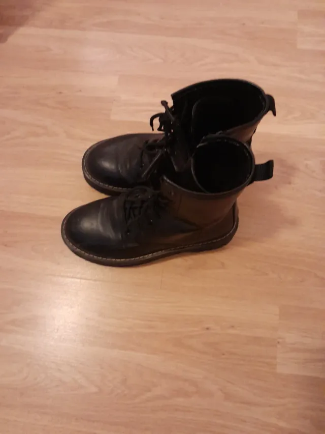 Botas negras ,muy nuevas