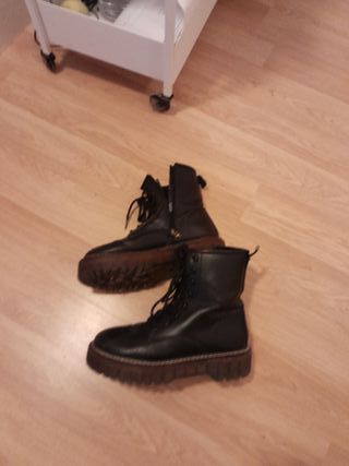 Botas negras ,muy nuevas