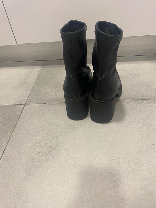 Botín negro Talla 40