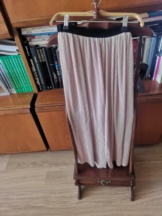 Pantalón plisado beige Zara