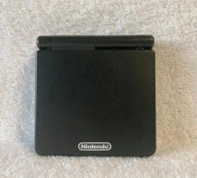 2 Nintendo Game Boy Advance SP