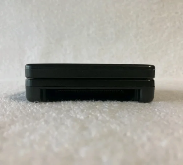 2 Nintendo Game Boy Advance SP