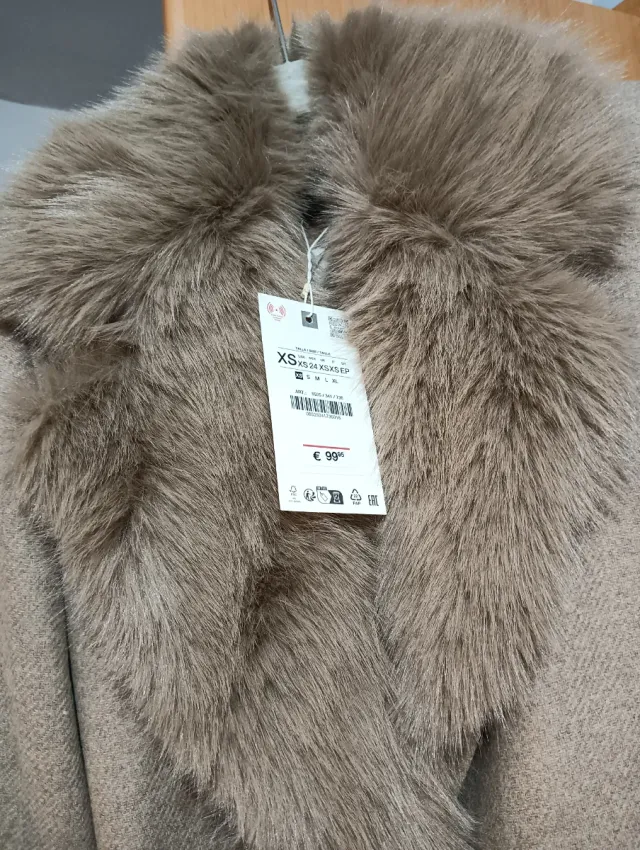 Abrigo largo lana con cuello pelo