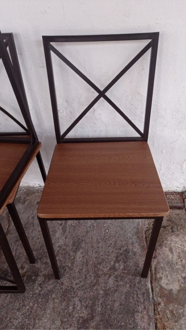 6 Sillas Metálicas con Asiento de Madera