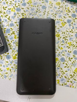 Calculadora Científica Casio fx-82MS