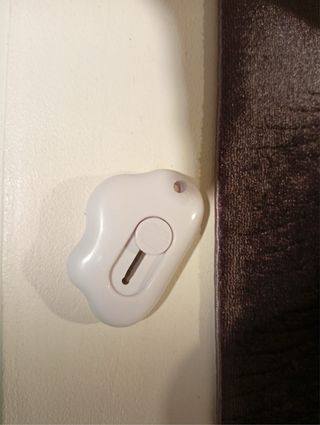 Cúter blanco pequeño