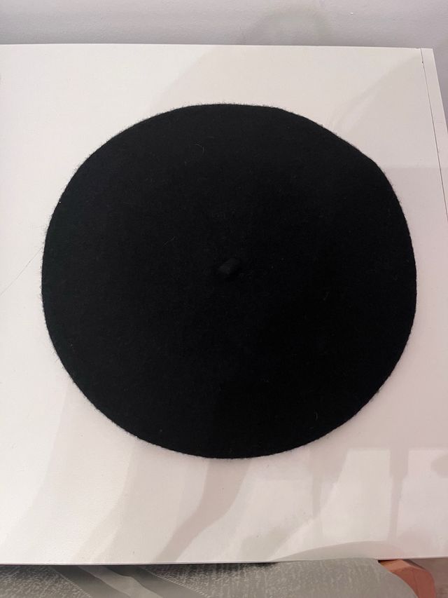 Boina Parfois Negra sin usar