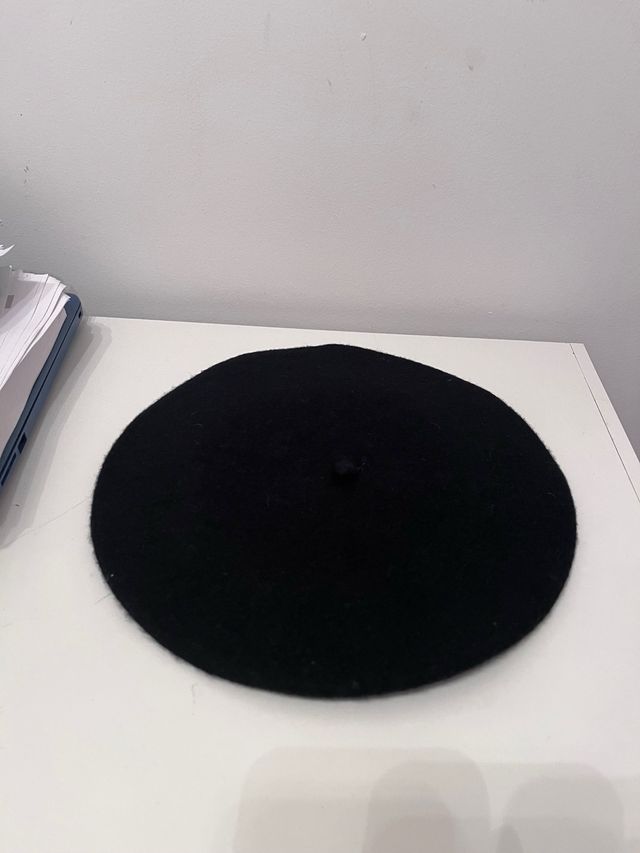 Boina Parfois Negra sin usar