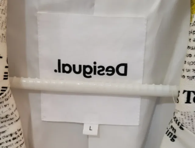 Chaqueta Desigual Estampado Periódico Talla L