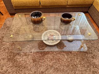 Mesa de salón cristal transparente y oro