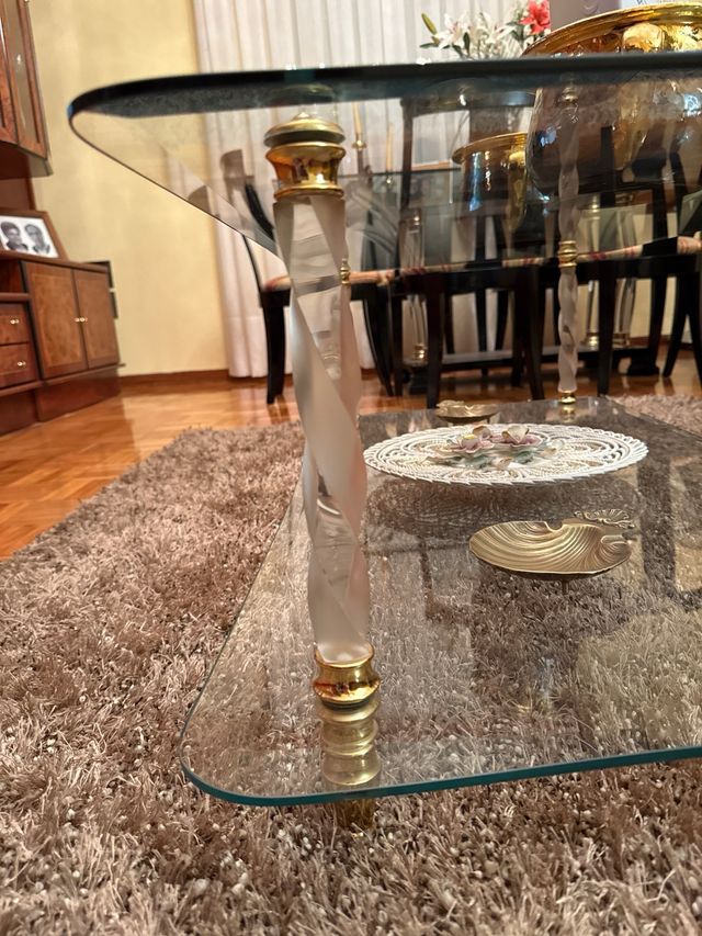 Mesa de salón cristal transparente y oro