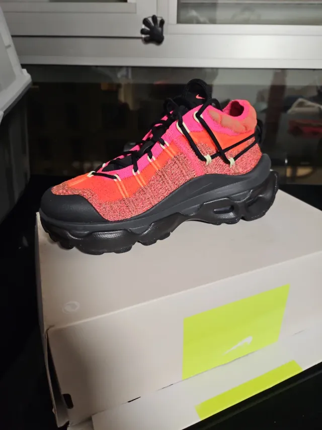 Nike Air Max Flyknit Venture Naranja Rosa