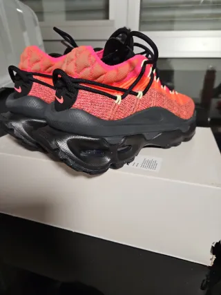 Nike Air Max Flyknit Venture Naranja Rosa