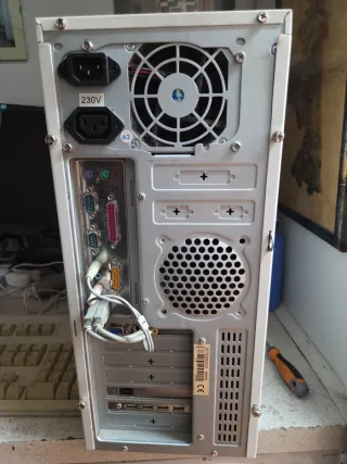 Ordenador Antiguo Pentium 4 Windows XP