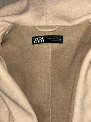 Abrigo Zara Beige con Capucha
