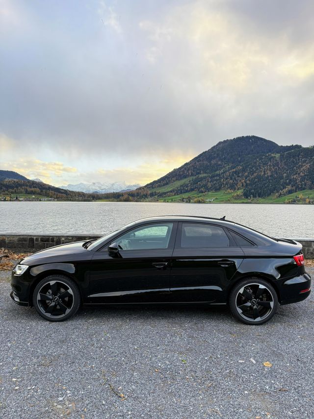 Audi A3 Sedan 1.0 TFSI | Garantía y financiación