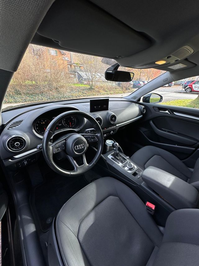 Audi A3 Sedan 1.0 TFSI | Garantía y financiación