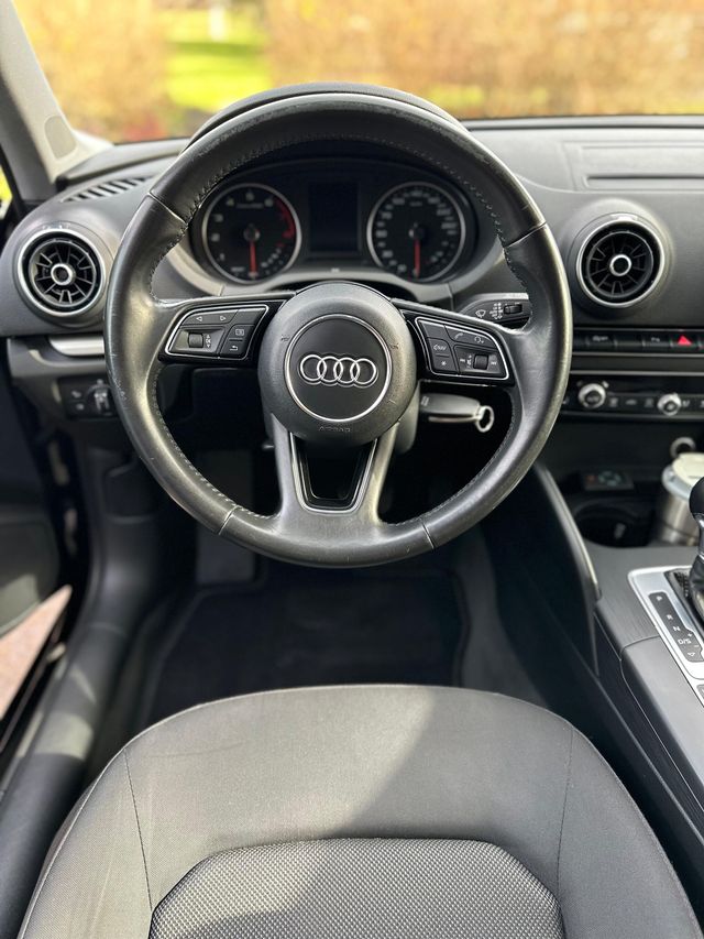 Audi A3 Sedan 1.0 TFSI | Garantía y financiación