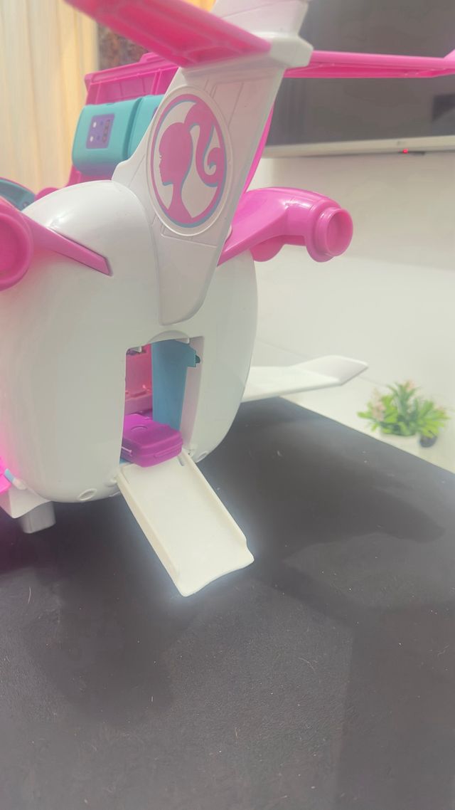Avión de Barbie con Muñeca y Maletas
