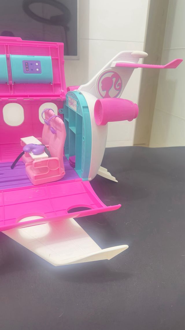Avión de Barbie con Muñeca y Maletas