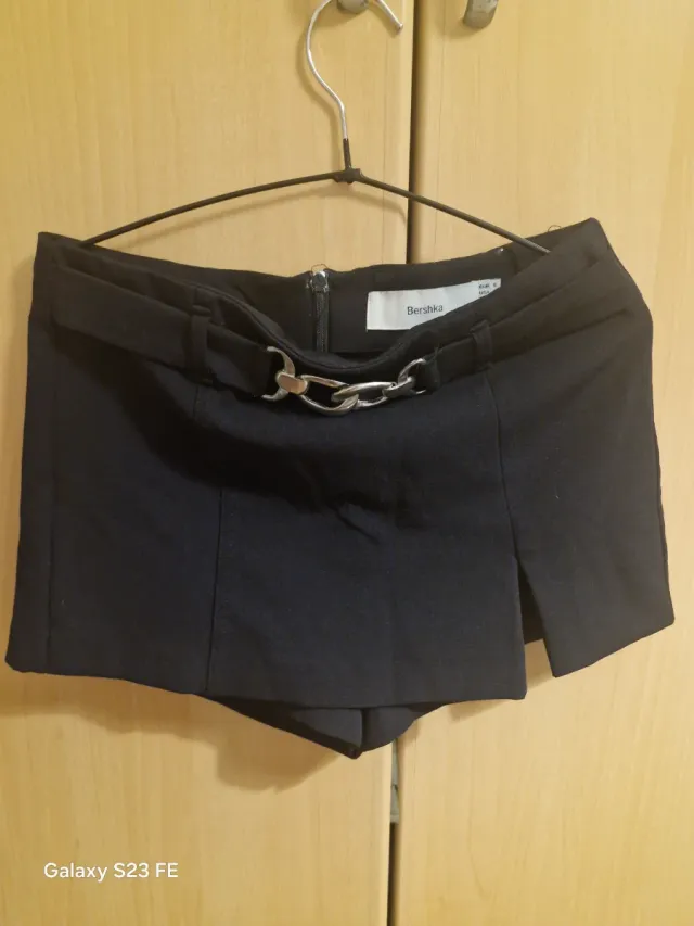 Falda pantalón Bershka negra talla S