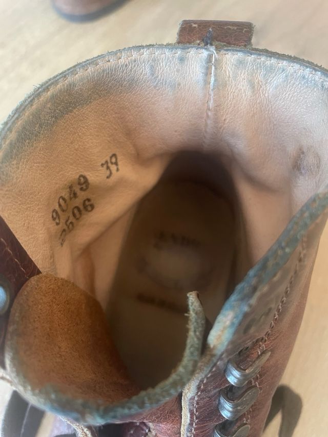 Botas de piel marrones