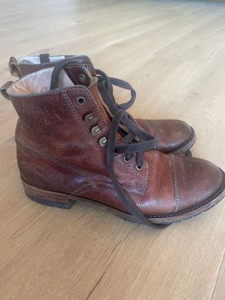 Botas de piel marrones