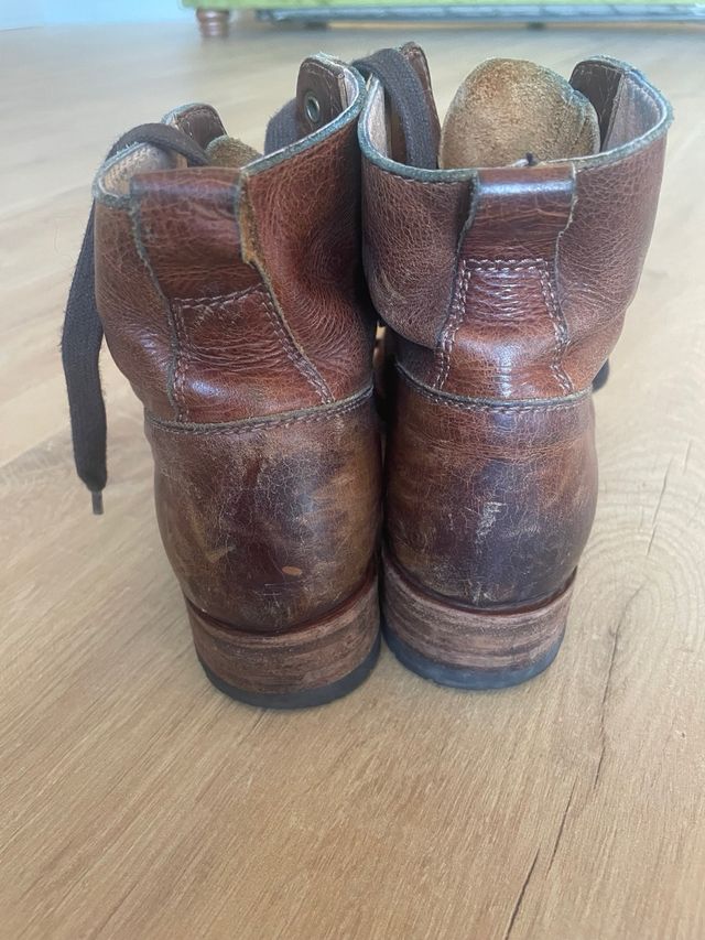 Botas de piel marrones