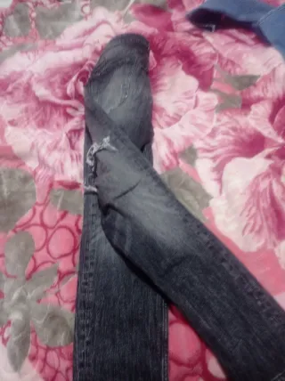 Pantalones vaqueros cortados  PRECIO NEGOCIABLE