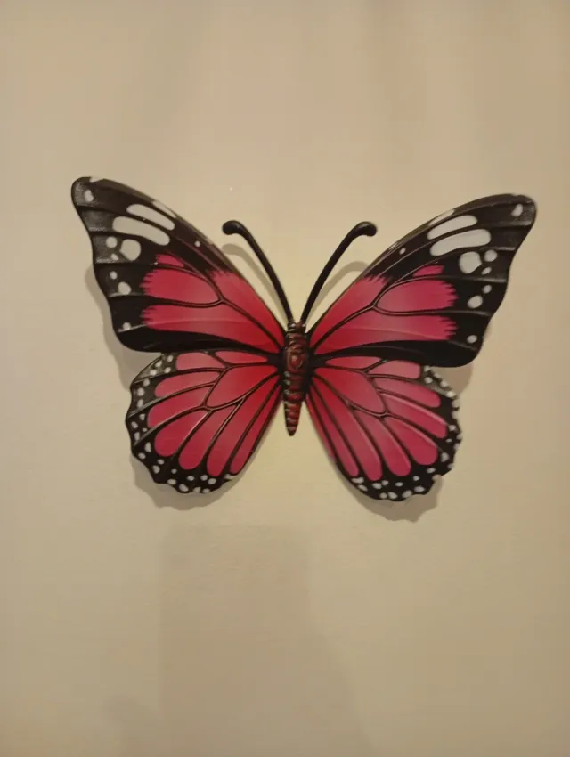 2 Mariposas Decorativas de Lata miden 30 × 30