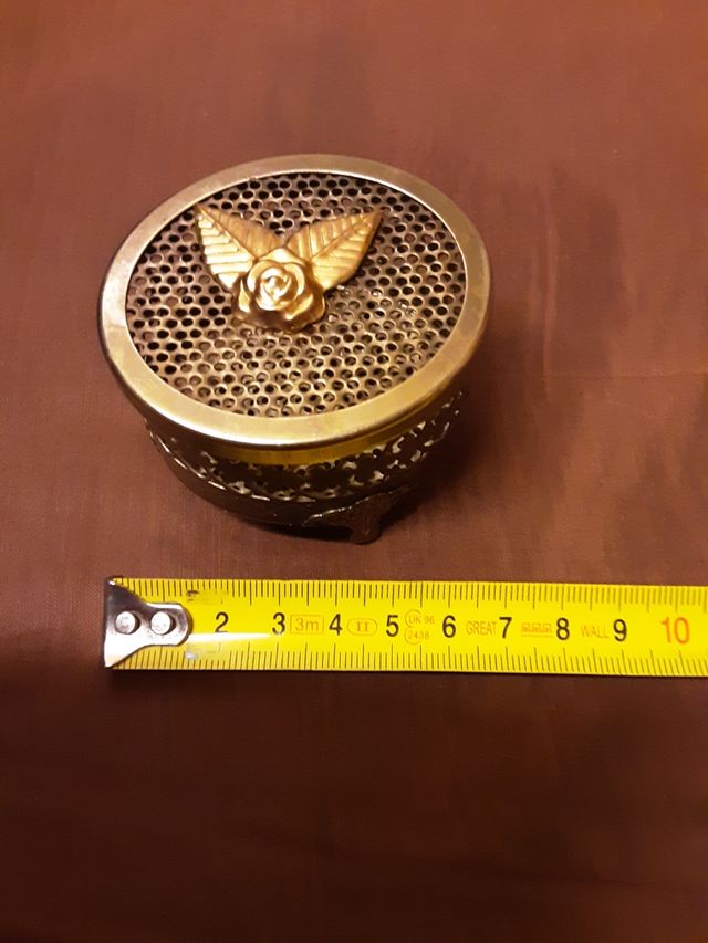 Joyero antiguo metal dorado con rosa