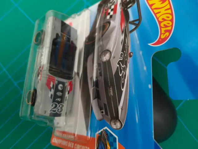 Hot Wheels Triumph TR6 TH Track Champs 2025