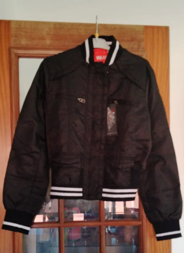 Chaqueta bomber negra