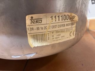 Fregadero doble con grifo