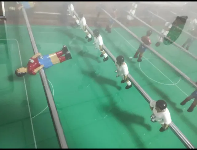 Futbolín profesional con tapa de cristal