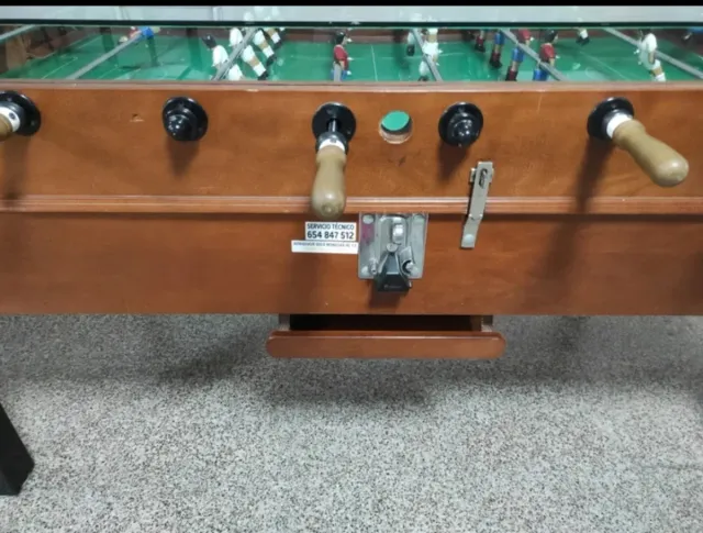 Futbolín profesional con tapa de cristal