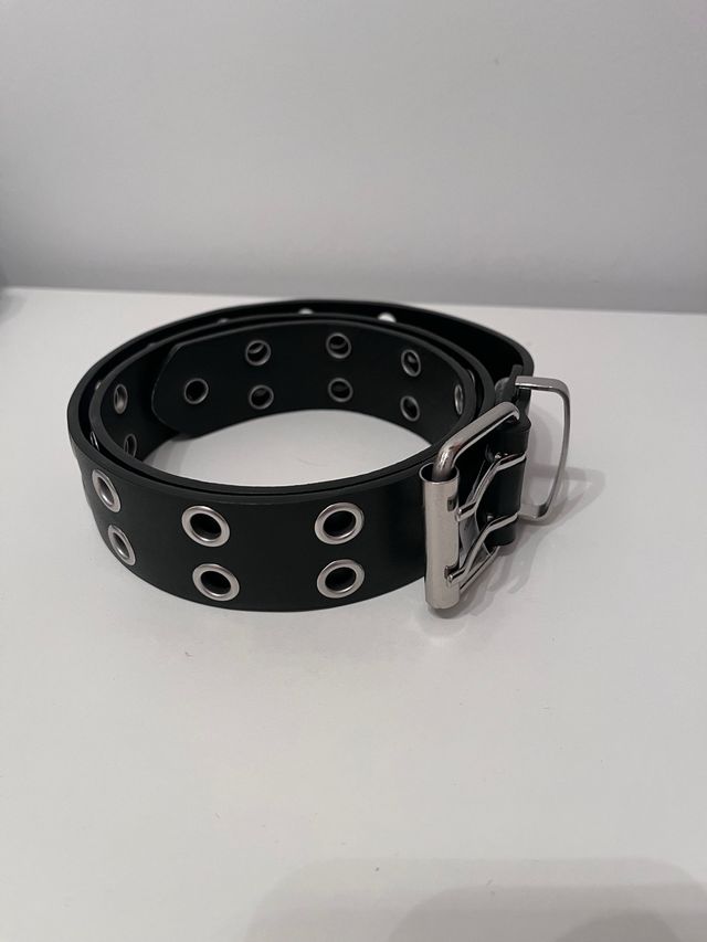 Cinturón Bershka negro con doble hebilla