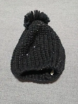 Gorro lana negro pompón brillantitos