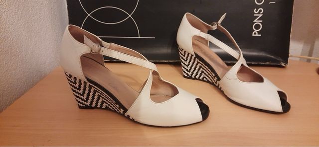 Zapatos de piel blancos y negros talla 38