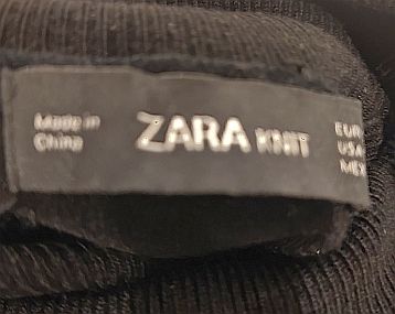 Vestido negro cuello alto