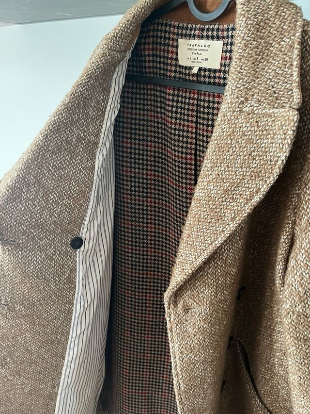 Abrigo largo marrón Zara