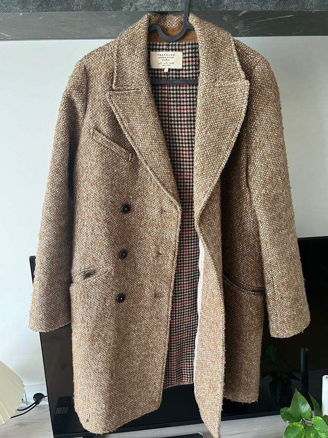 Abrigo largo marrón Zara