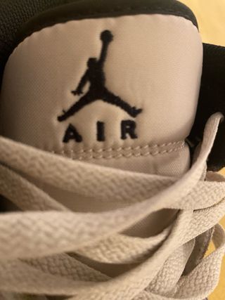 Jordan 1 Mid Talla 38 Beige/Marrón